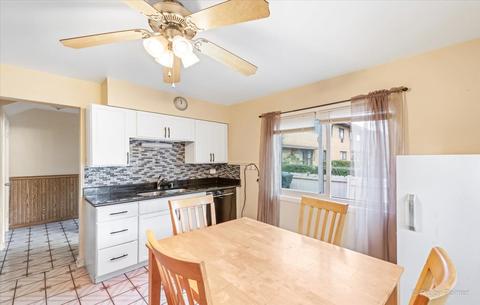 126 E Highland Ave, Mount Prospect, IL 60056 photo 6