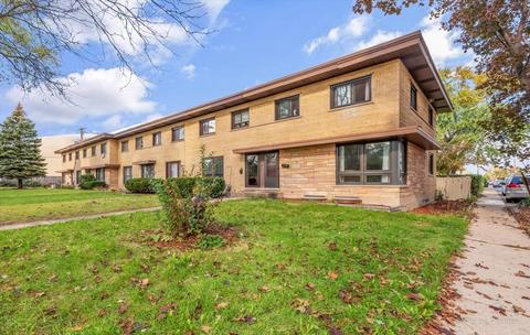 126 E Highland Ave, Mount Prospect, IL 60056 photo 1