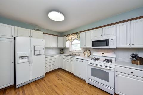 302 Vernon Ave, Wheaton, IL 60187 photo 5