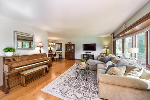 302 Vernon Ave, Wheaton, IL 60187 photo 2