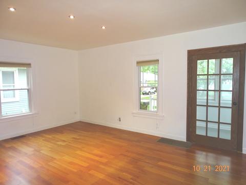 1099 Walter Ave, Des Plaines, IL 60016 photo 7