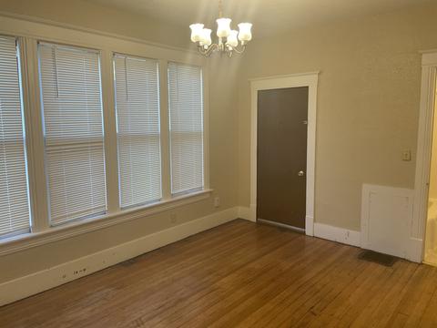 703 E Market St, Bloomington, IL 61701 photo 7
