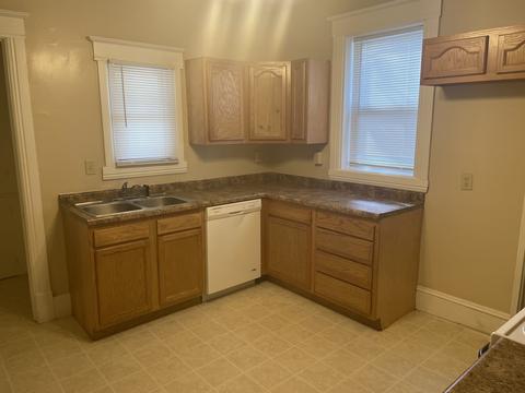 703 E Market St, Bloomington, IL 61701 photo 8