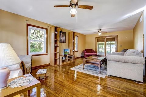 39 W910 Rt 20, Elgin, IL 60124 photo 7