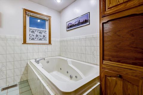 39 W910 Rt 20, Elgin, IL 60124 photo 16