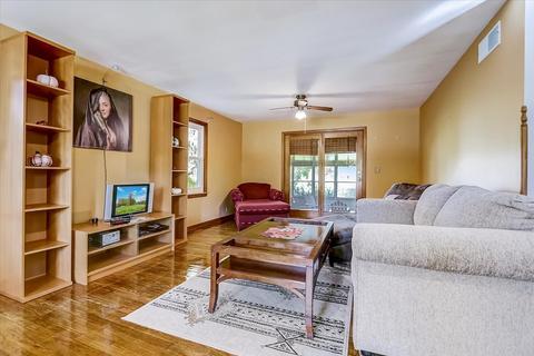 39 W910 Rt 20, Elgin, IL 60124 photo 6