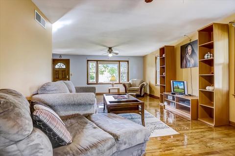 39 W910 Rt 20, Elgin, IL 60124 photo 8