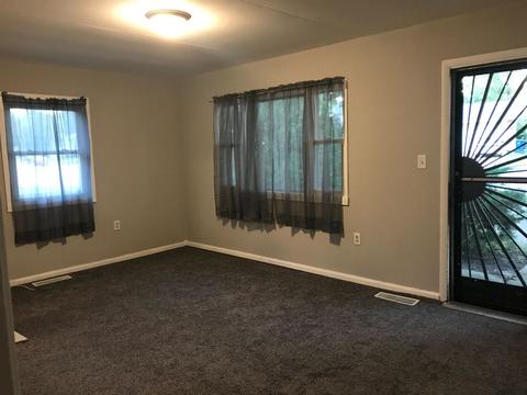 676 Webster Cir E, Kankakee, IL 60901 photo 3