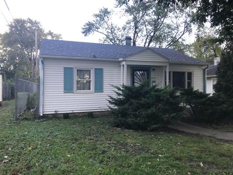 676 Webster Cir E, Kankakee, IL 60901 photo 1