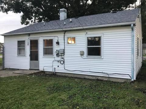 676 Webster Cir E, Kankakee, IL 60901 photo 2