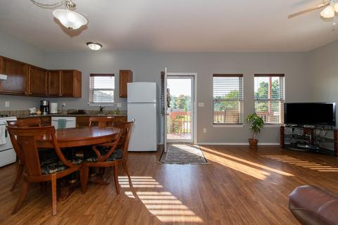 15 Trailside Ct, Bloomington, IL 61701 photo 2