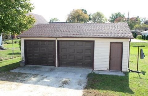 307 W Park St, Morrison, IL 61270 photo 25