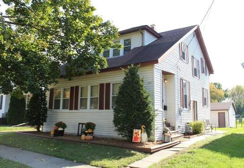 307 W Park St, Morrison, IL 61270 photo 1