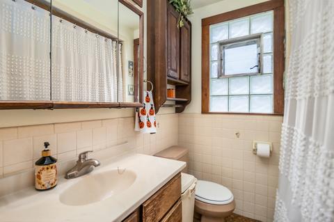 8011 44th Ct, Lyons, IL 60534 photo 8