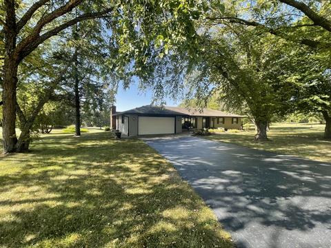 2362 Shepard Dr, Freeport, IL 61032 photo 3