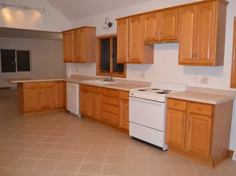 406 Cedar St, Cedar Point, IL 61316 photo 2