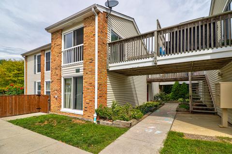 1982 Kenilworth Cir #D, Hoffman Estates, IL 60169 photo 1