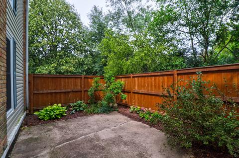 1982 Kenilworth Cir #D, Hoffman Estates, IL 60169 photo 7