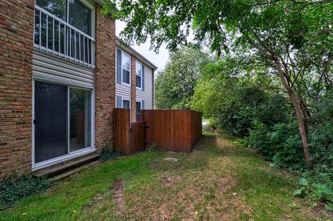 1982 Kenilworth Cir #D, Hoffman Estates, IL 60169 photo 10