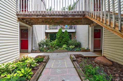 1982 Kenilworth Cir #D, Hoffman Estates, IL 60169 photo 2