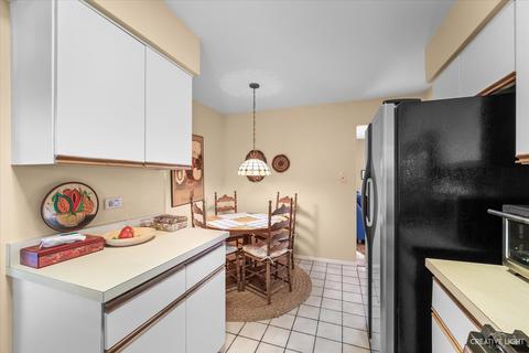 1406 Blackburn St, Wheaton, IL 60189 photo 8