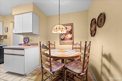 1406 Blackburn St, Wheaton, IL 60189 photo 9