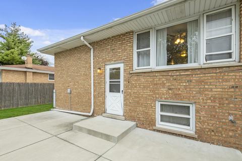 7608 S Oconto Ave, Bridgeview, IL 60455 photo 16