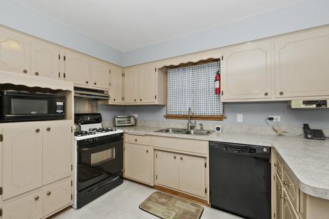 7608 S Oconto Ave, Bridgeview, IL 60455 photo 8