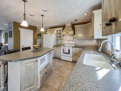 2812 Red Fox Ct, Freeport, IL 61032 photo 9