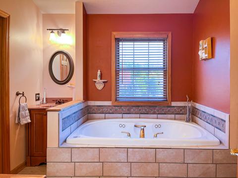 2204 N Pebble Dr, Mchenry, IL 60051 photo 19