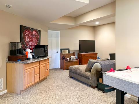 2204 N Pebble Dr, Mchenry, IL 60051 photo 31