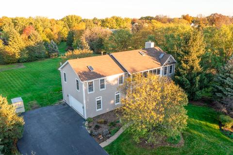 2204 N Pebble Dr, Mchenry, IL 60051 photo 3