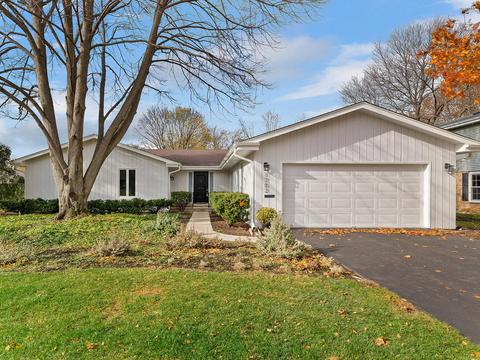 1702 Dickinson Dr, Wheaton, IL 60189 photo 1