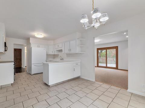 1702 Dickinson Dr, Wheaton, IL 60189 photo 7