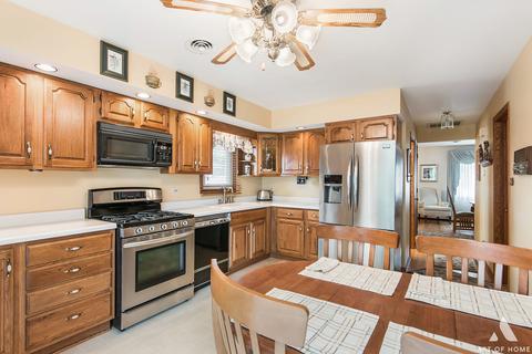 8209 S 76th Ave, Bridgeview, IL 60455 photo 6