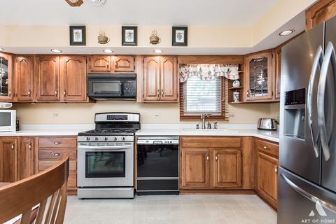 8209 S 76th Ave, Bridgeview, IL 60455 photo 9