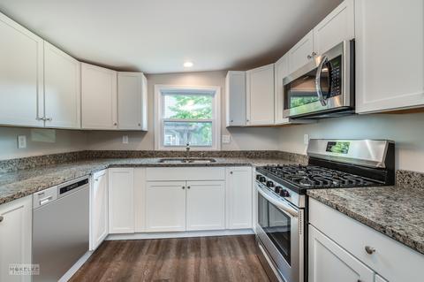 209 E North St, Plano, IL 60545 photo 8