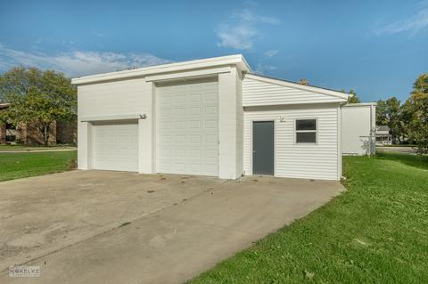 209 E North St, Plano, IL 60545 photo 4