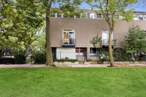 1467 E 55th Pl, Chicago, IL 60637 photo 2