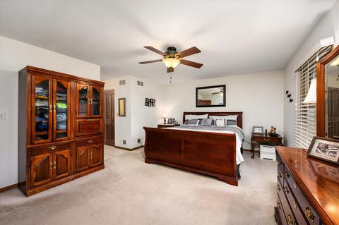 1725 Hickory Ln, Wheaton, IL 60187 photo 20