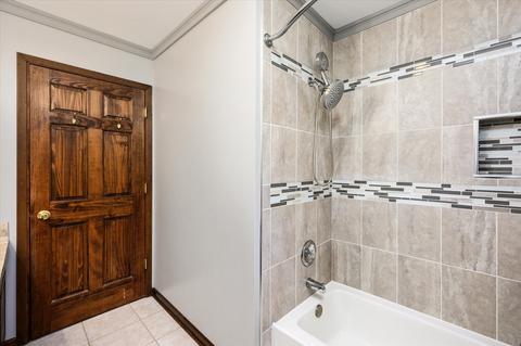 1725 Hickory Ln, Wheaton, IL 60187 photo 29