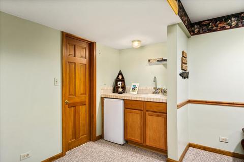 1725 Hickory Ln, Wheaton, IL 60187 photo 32