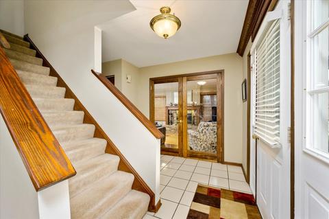 1725 Hickory Ln, Wheaton, IL 60187 photo 6