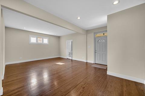7545 S Champlain Ave, Chicago, IL 60619 photo 4