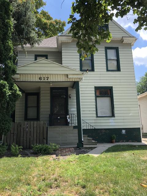 617 E Locust St, Bloomington, IL 61701 photo 2