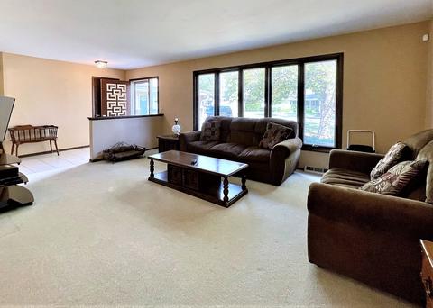 636 Longview Dr, Antioch, IL 60002 photo 4