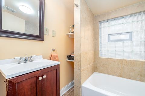 2714 E 77th St, Chicago, IL 60649 photo 14