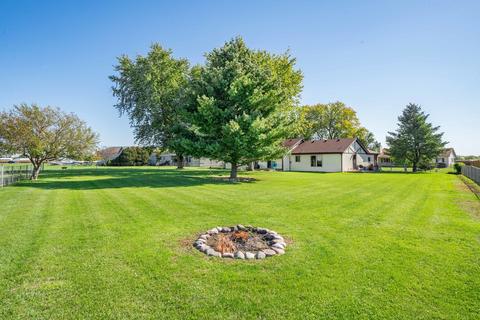 737 Wright Ct, Sandwich, IL 60548 photo 2