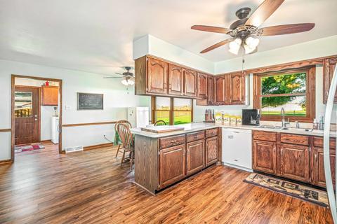 737 Wright Ct, Sandwich, IL 60548 photo 5