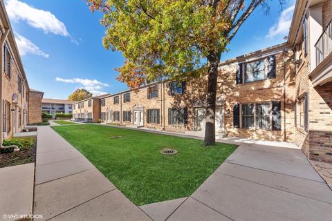 1718 Sessions Walk, Hoffman Estates, IL 60169 photo 2